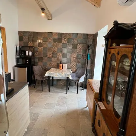 Сasa de vacaciones Sárkányok Háza Balaton - House Of Dragons With Jakuzzi Raposka