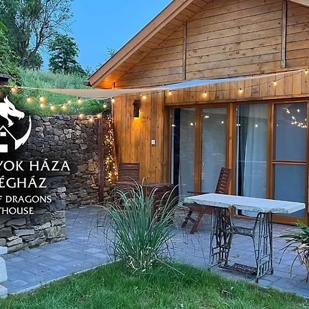 Sarkanyok Haza Vendeghaz Balaton - House Of Dragons With Jakuzzi Prázdninový dům Raposka