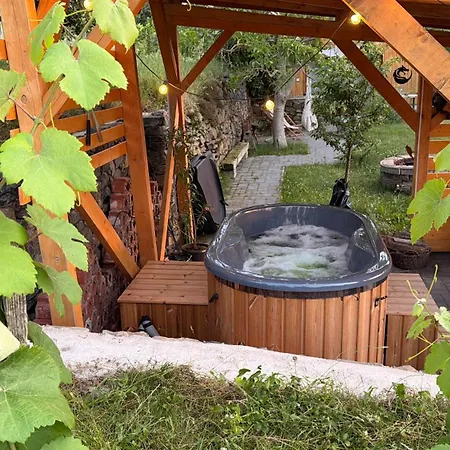 Сasa de vacaciones Sárkányok Háza Balaton - House Of Dragons With Jakuzzi